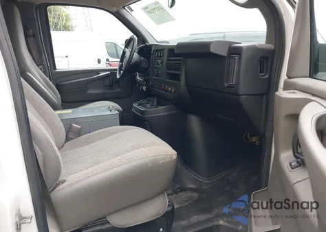 2014 Chevrolet Express 2500 Work Van z USA, uszkodzony, nr VIN 1GCWGFCA9E1198964